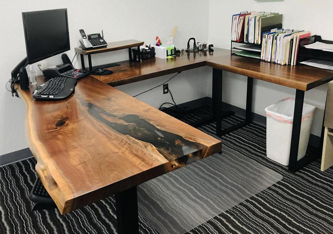 https://www.chagrinvalleycustomfurniture.com/images/19171/image/modal/live-edge-standing-desk-with-clear-epoxy.jpg