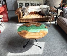 Round Sycamore Coffee Table With Green Resin 1