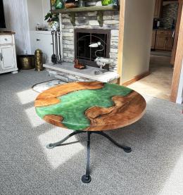 Round Sycamore Coffee Table With Green Resin 5