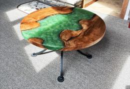 Round Sycamore Coffee Table With Green Resin 4