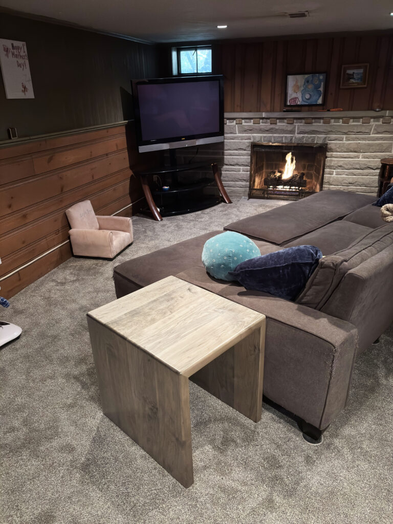 http://Multipurpose%20Maple%20Sofa%20Table%202